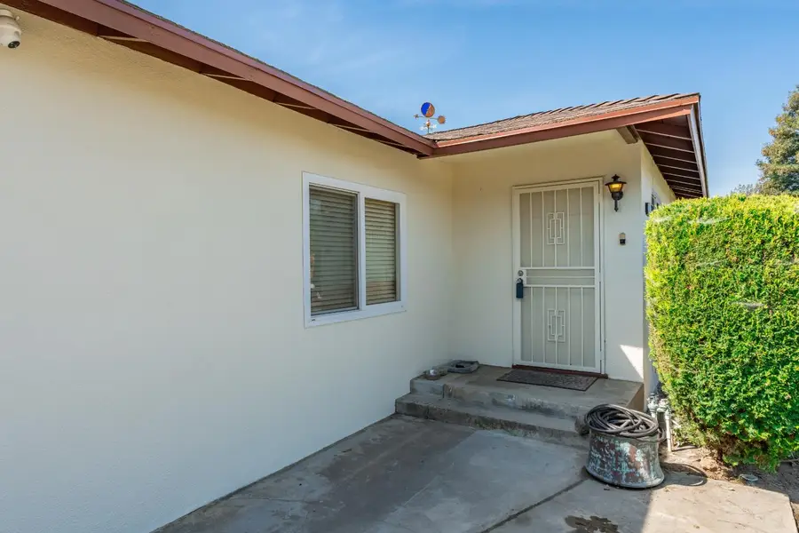 5582 E Swift Avenue, Fresno, CA 93727 - #3