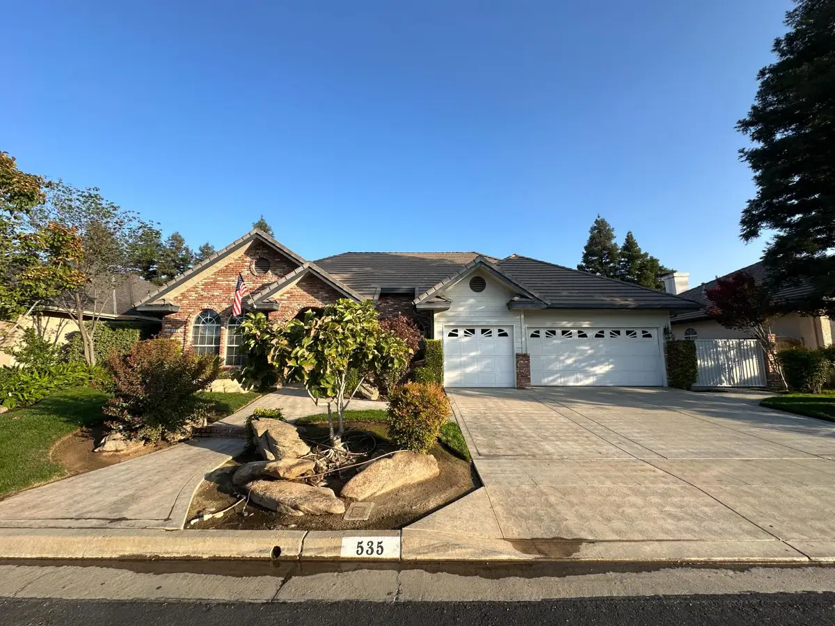 535 W Decatur Avenue, Clovis, CA 93611 - #1