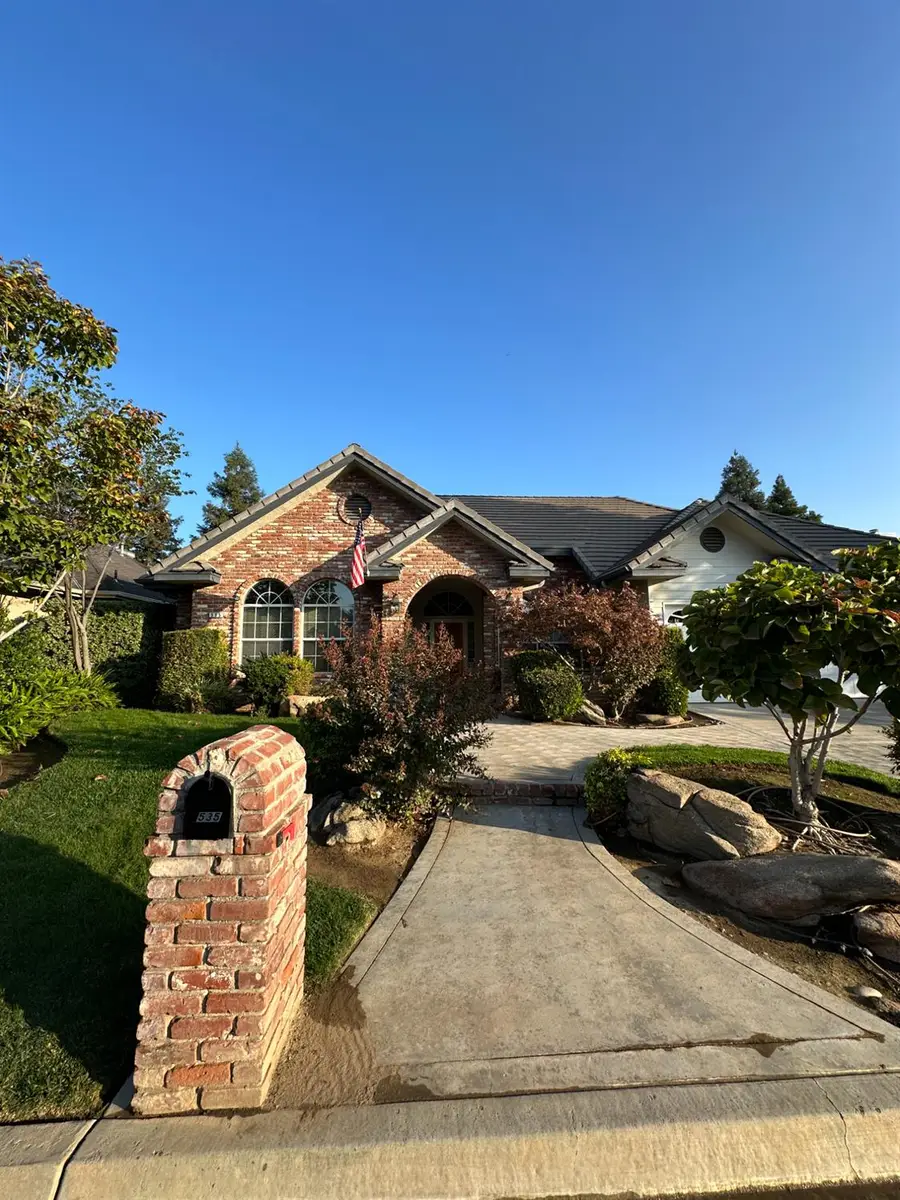 535 W Decatur Avenue, Clovis, CA 93611 - #3