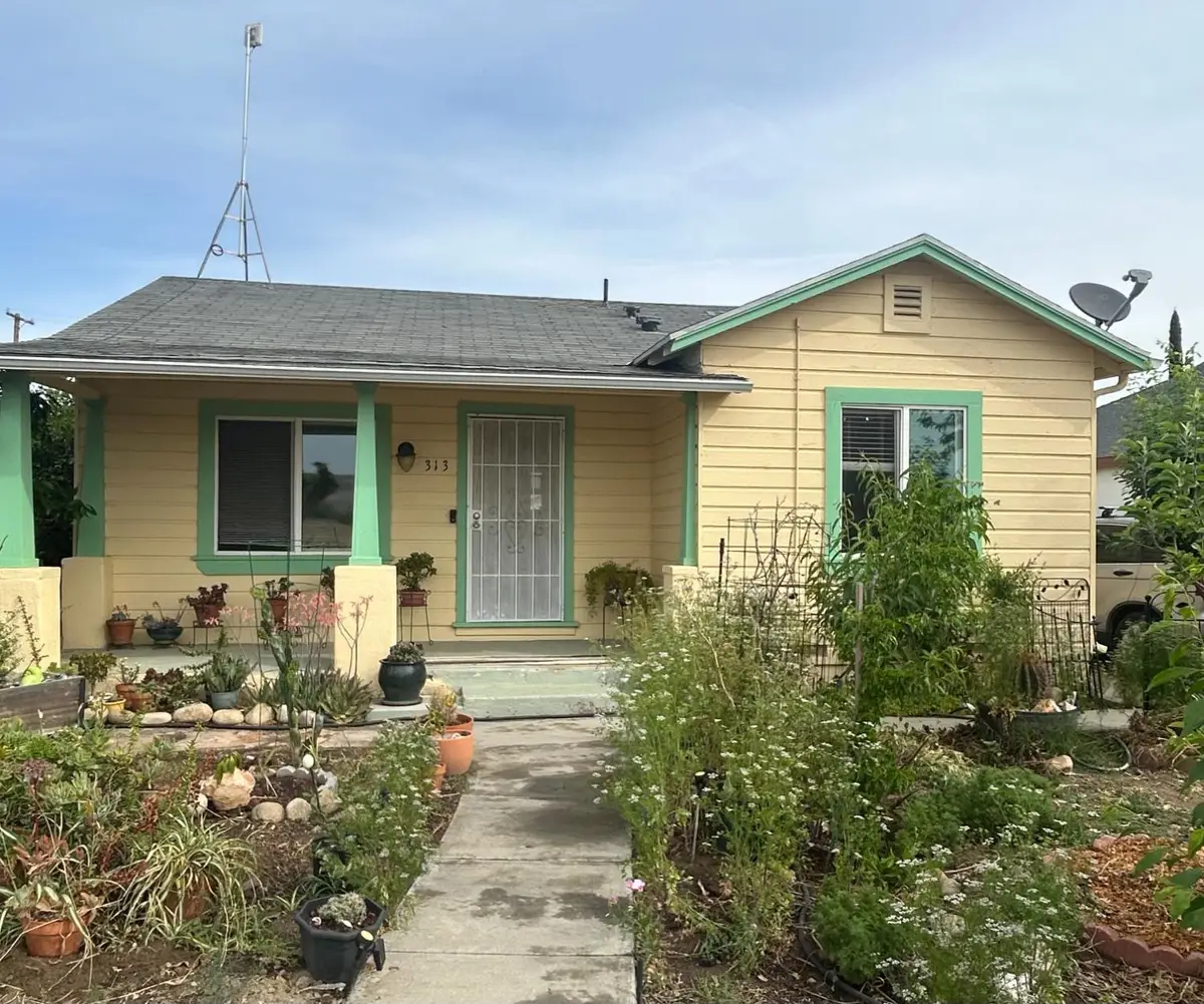 313 E Sacramento Street, Coalinga, CA 93210 - #1