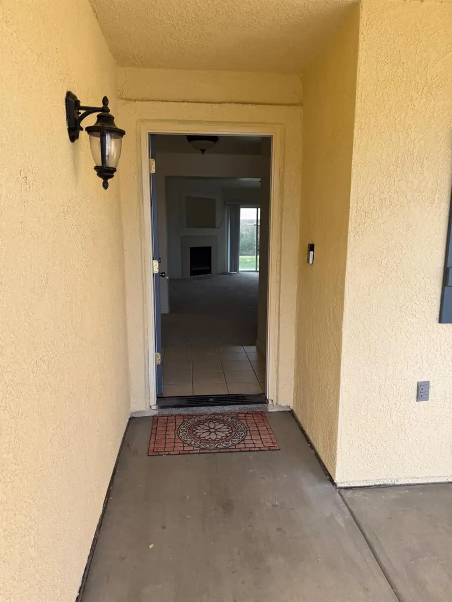 2020 W Bristol Lane, Hanford, CA 93230 - #2