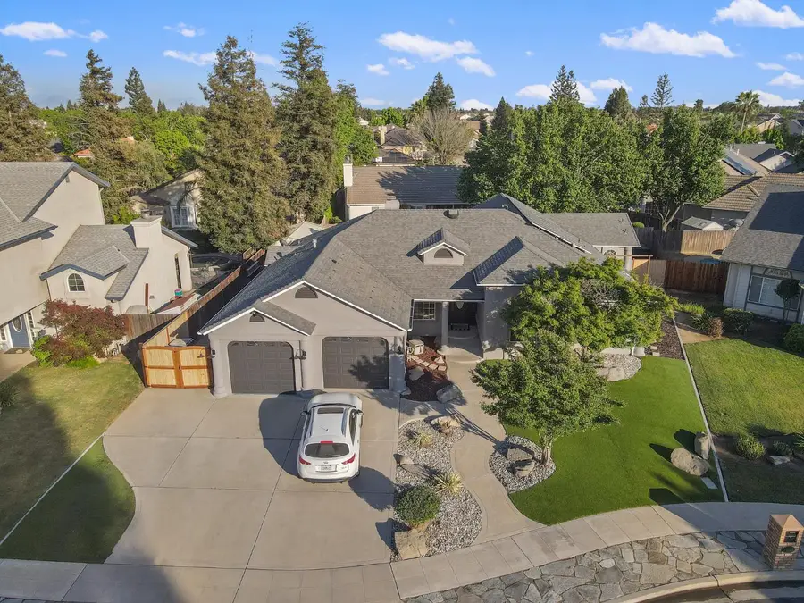 3287 Mckelvy, Clovis, CA 93611 - #3