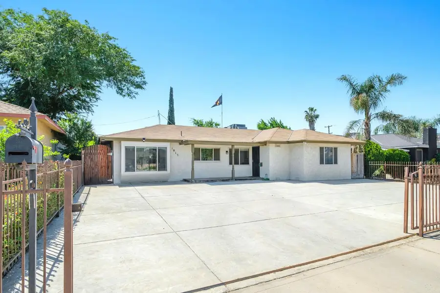 1017 W Vassar Avenue, Fresno, CA 93705 - #2