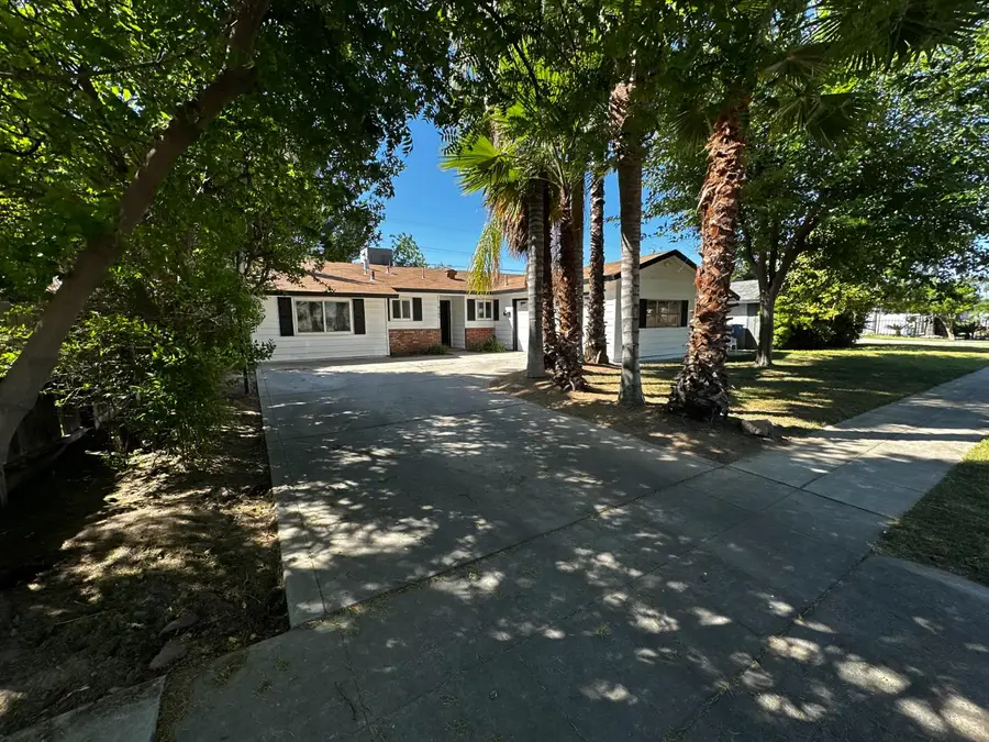 4104 E Ashlan Avenue, Fresno, CA 93726 - #2