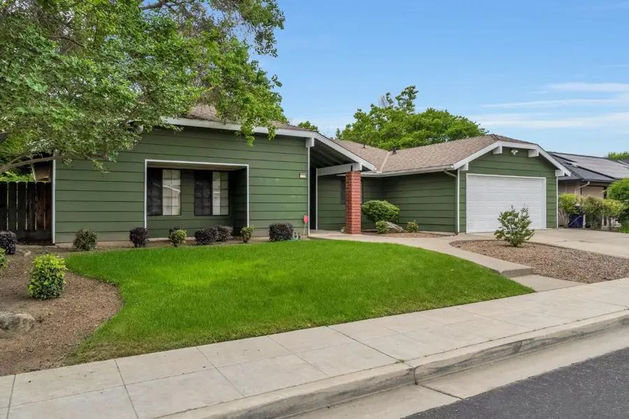 1718 Ash Avenue, Clovis, CA 93611 - #3