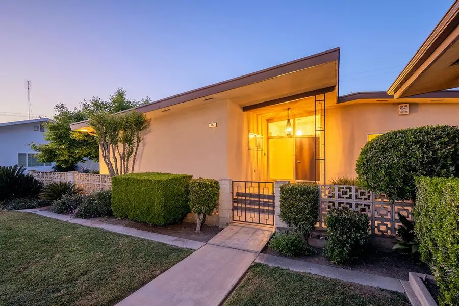 822 W Princeton Avenue, Fresno, CA 93705 - #2