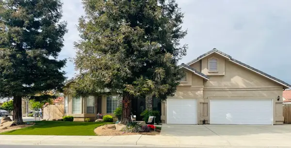 563 W Omaha Avenue, Clovis, CA 93619