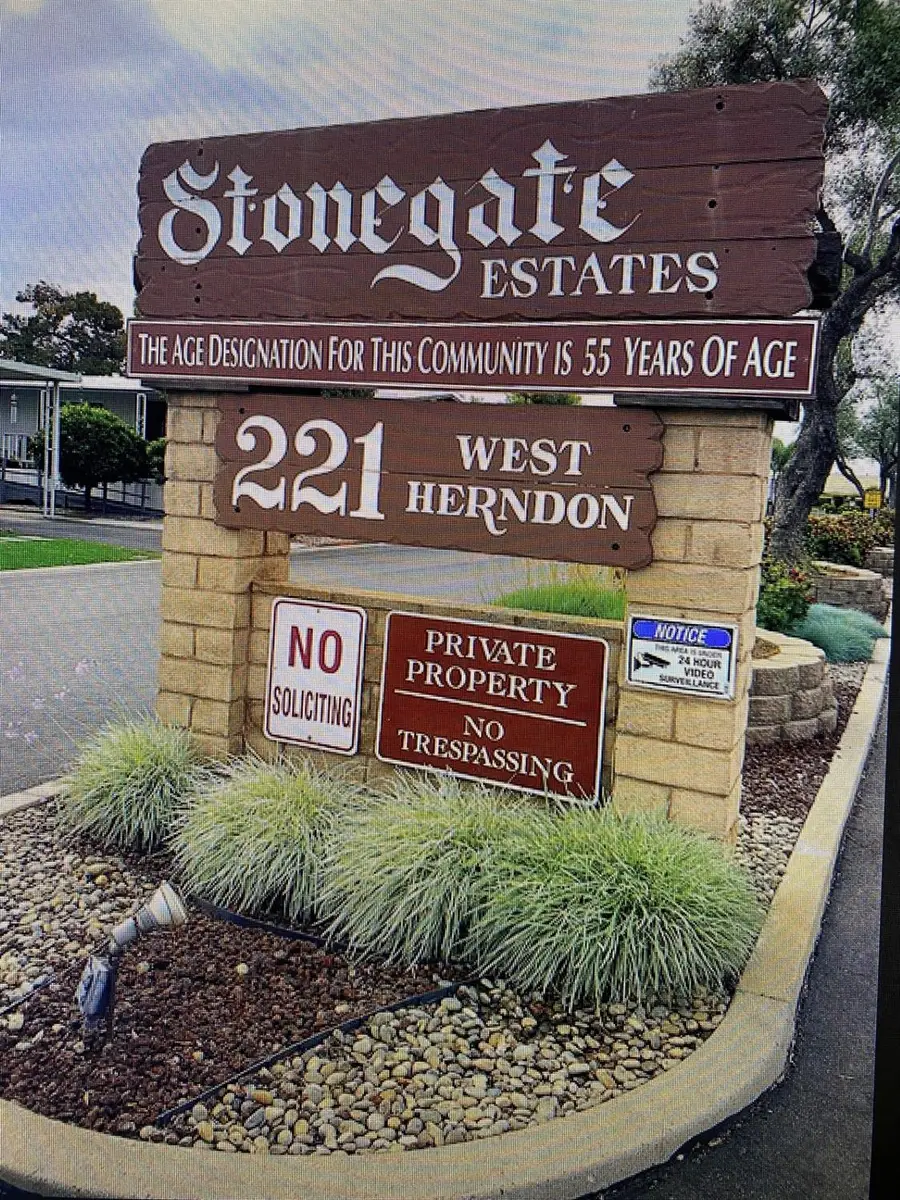 221 W Herndon Avenue #8, Fresno, CA 93650 - #2