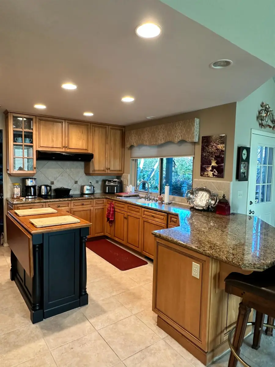 2555 W Bluff, Fresno, CA 93711 - #2