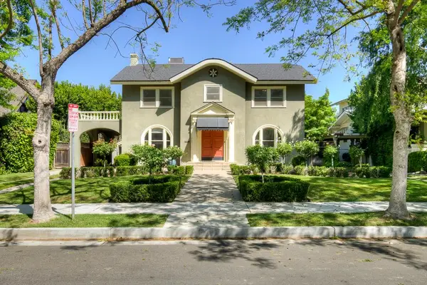 933 E Cambridge Avenue, Fresno, CA 93704