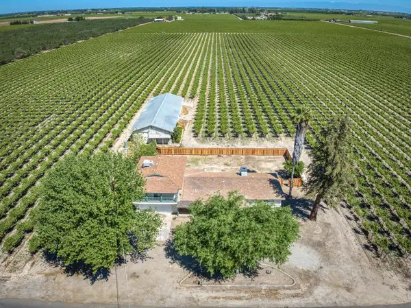 4154 W Mountain View Avenue, Caruthers, CA 93609