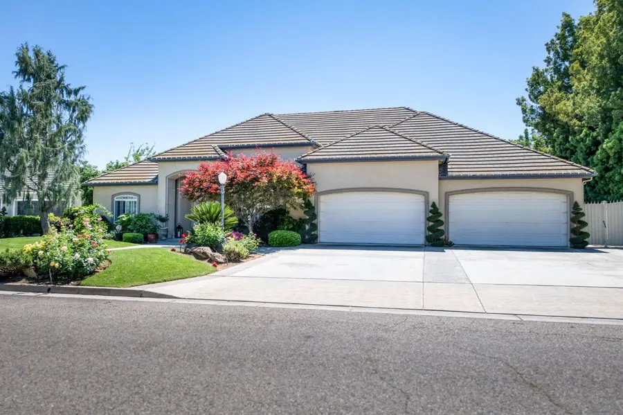 2575 W Beechwood Avenue, Fresno, CA 93711 - #3