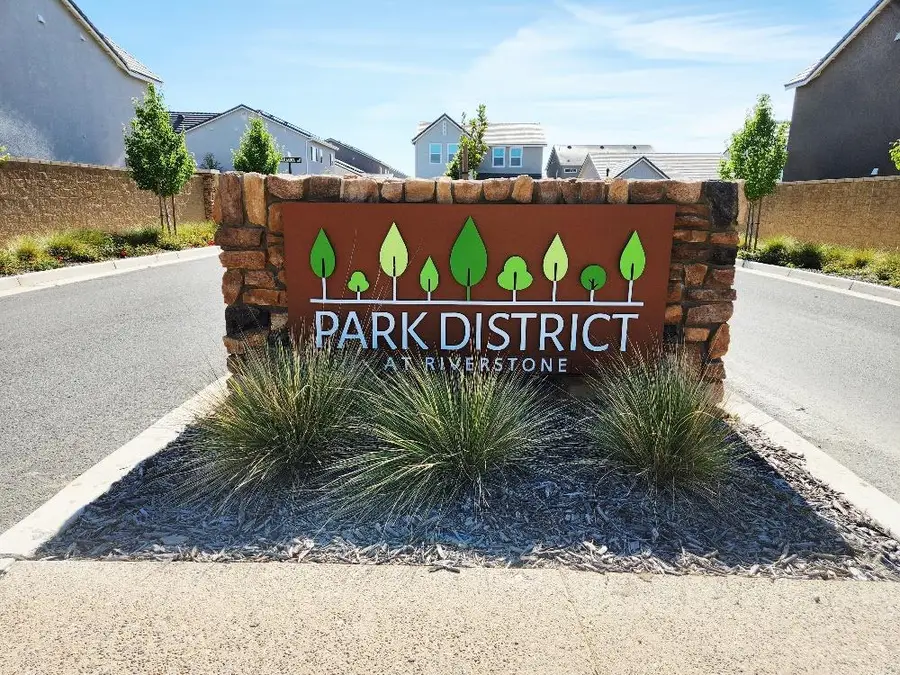 902 Atlantica Drive S, Madera, CA 93636 - #2