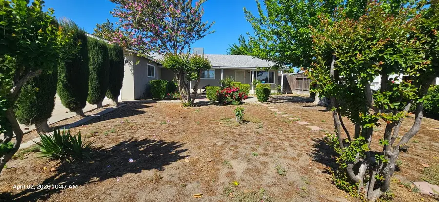 3069 Thompson Avenue, Selma, CA 93662 - #2