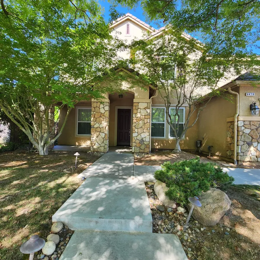 4479 N Emerald Peak Drive, Clovis, CA 93619 - #2
