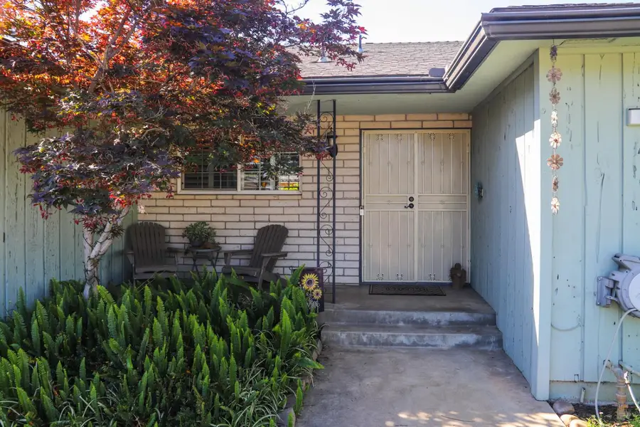 667 E Birch Avenue, Fresno, CA 93720 - #2