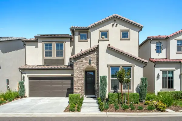 1530 E Via Lupino Drive, Fresno, CA 93730