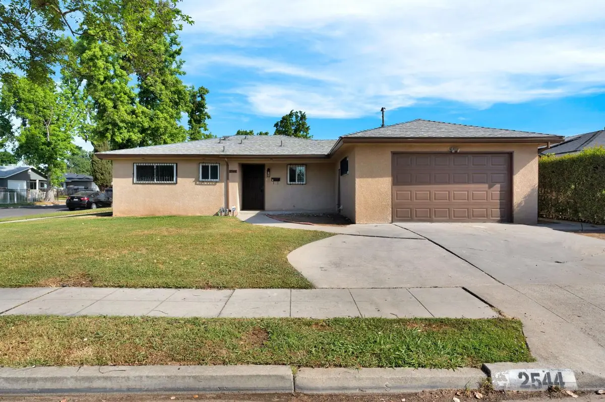 2544 W Dakota Avenue, Fresno, CA 93705 - #1
