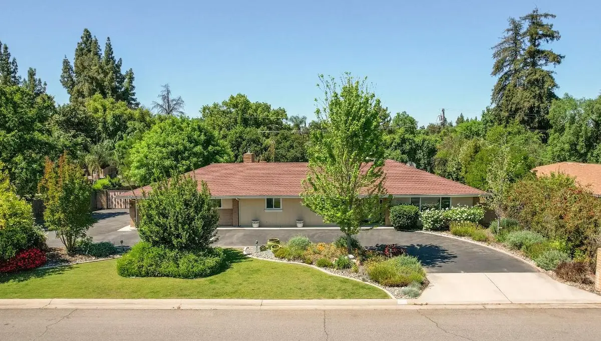 2004 S Renn Avenue, Fresno, CA 93727 - #1