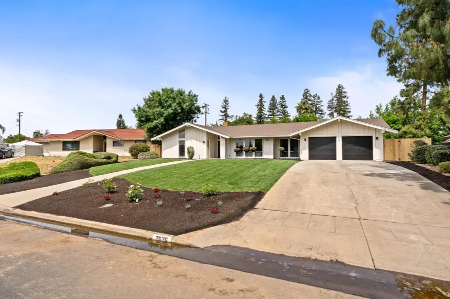 2626 W Scott Avenue, Fresno, CA 93711 - #2