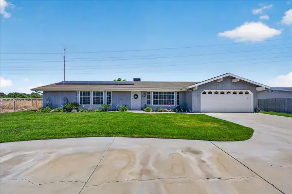 704 N Hayes Avenue, Fresno, CA 93723