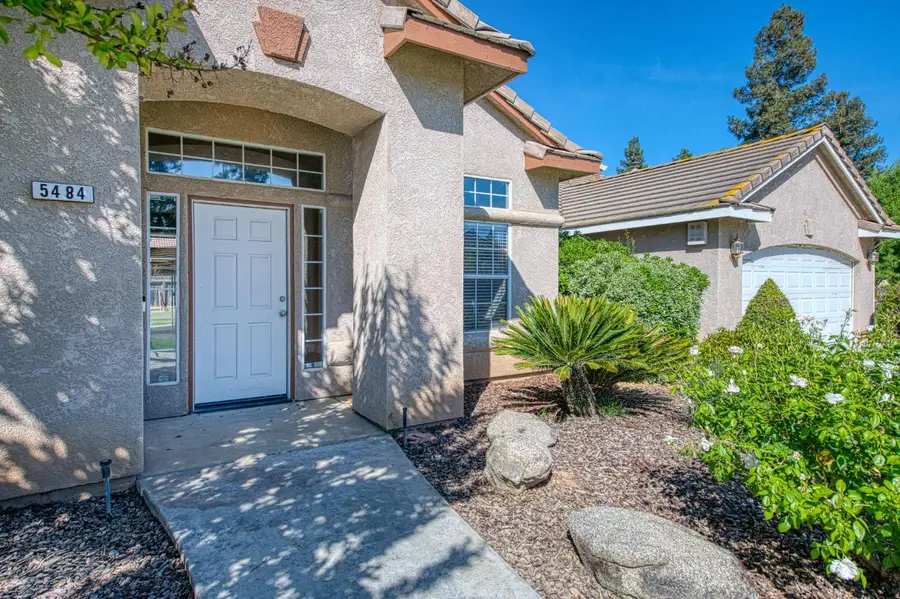 5484 El Paso, Fresno, CA 93722 - #2