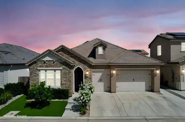 445 Bloom Lane, Clovis, CA 93619