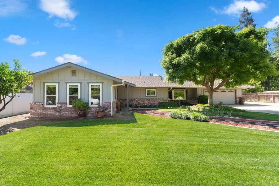 232 Trout Lake Drive, Sanger, CA 93657 - #2