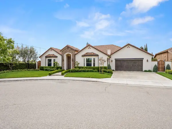 2567 E Sarazen Avenue, Fresno, CA 93730