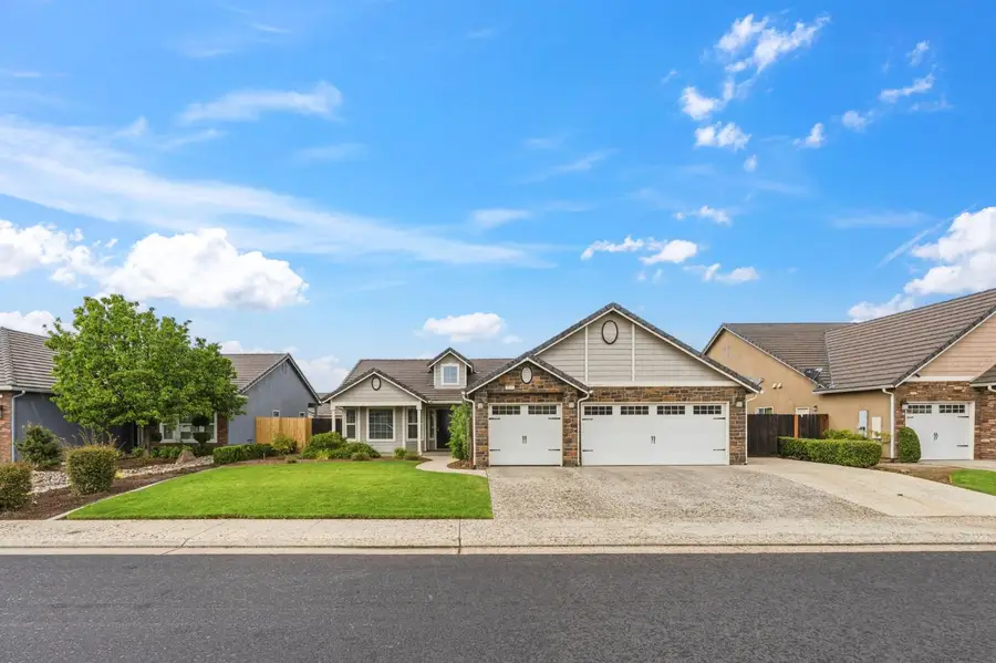 3157 Twain Avenue, Clovis, CA 93619 - #2