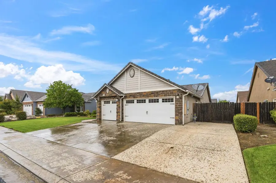 3157 Twain Avenue, Clovis, CA 93619 - #3