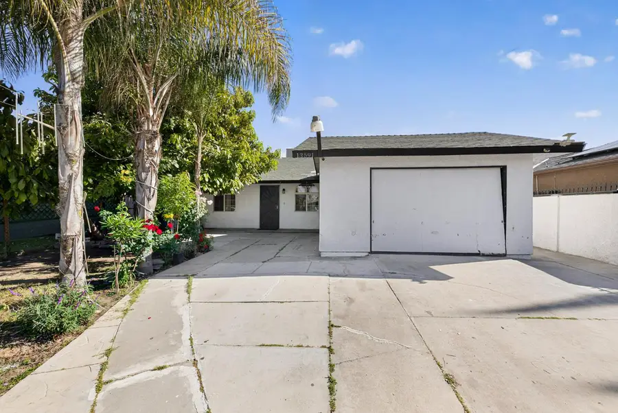 13591 E 5th Street, Parlier, CA 93648 - #2