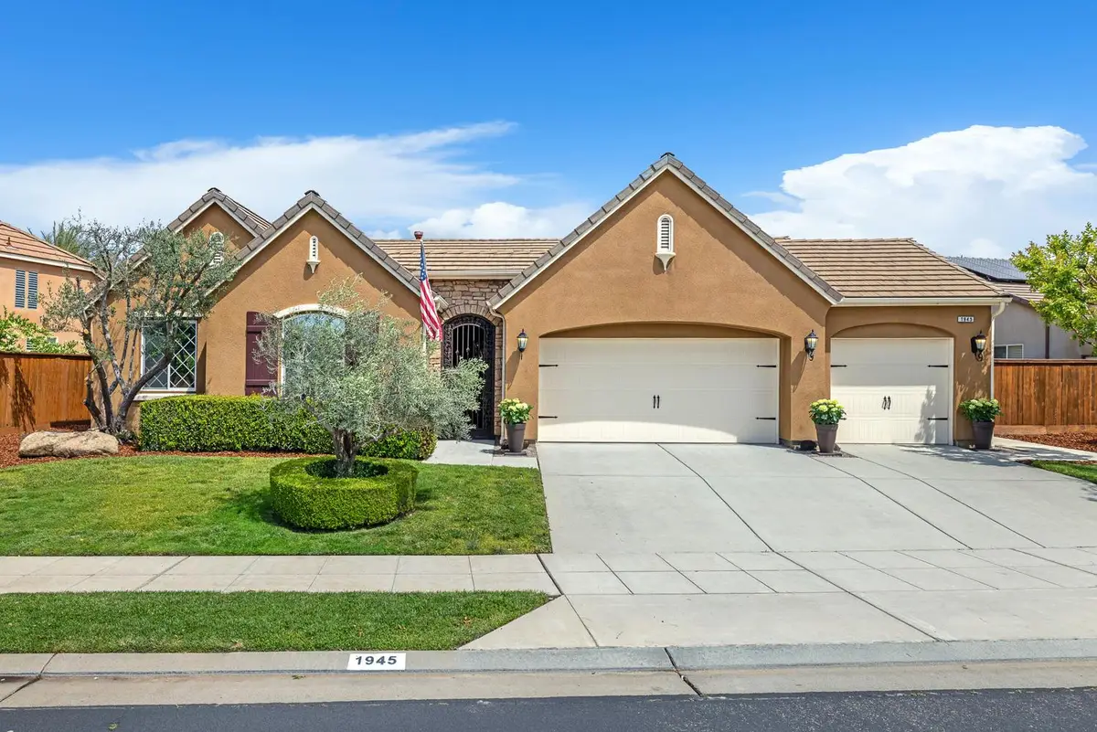 1945 N Emil Avenue, Clovis, CA 93619 - #1