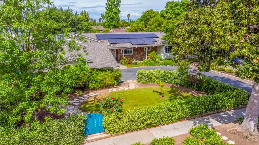 218 W Fountain Way, Fresno, CA 93705 - #3