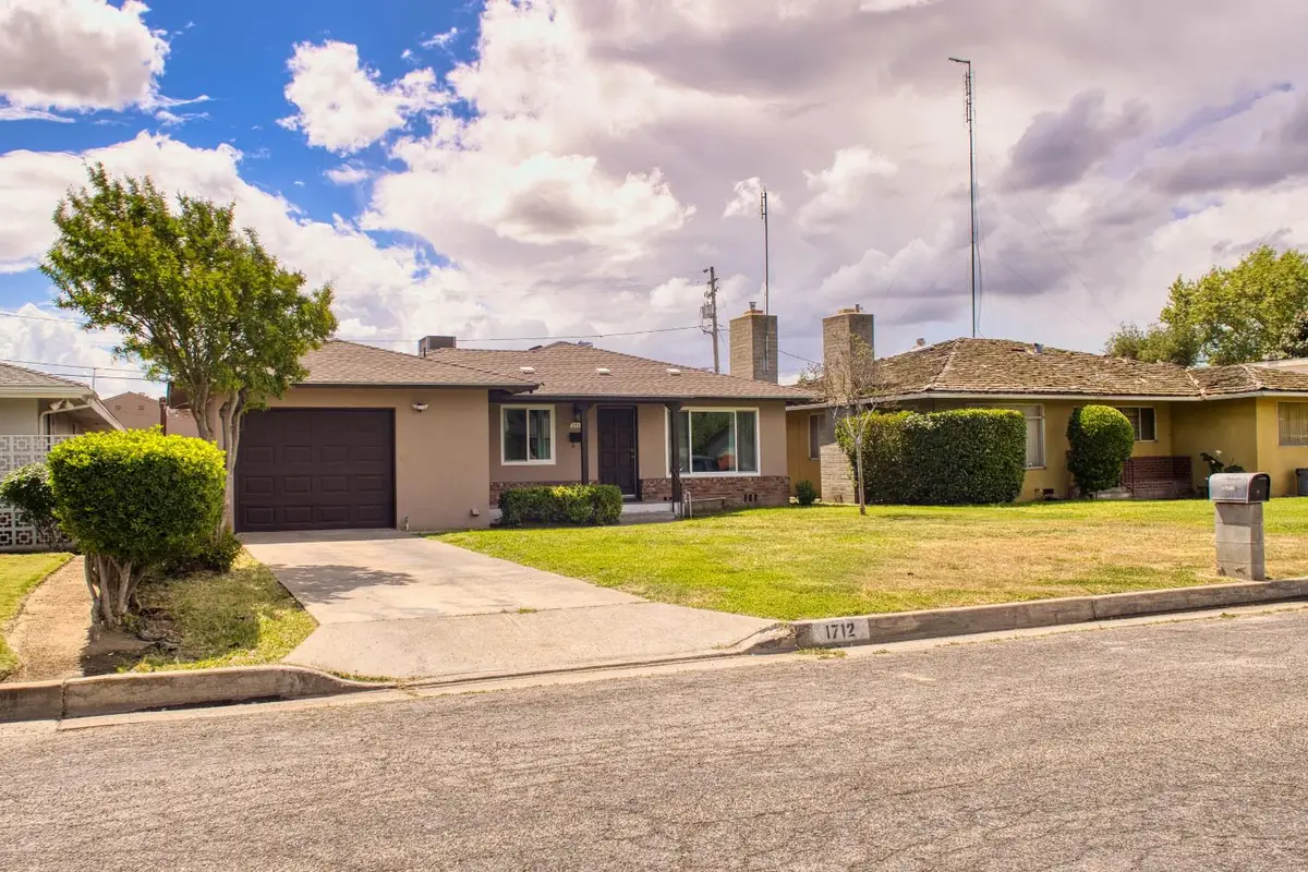 1712 W 5th Street, Madera, CA 93637 - #1