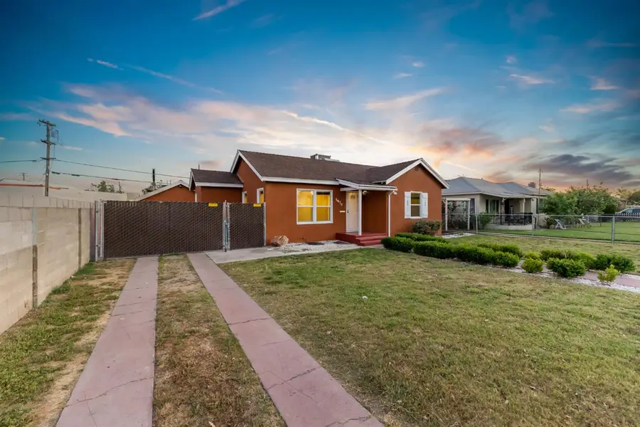 3070 E Peralta Way, Fresno, CA 93703 - #2