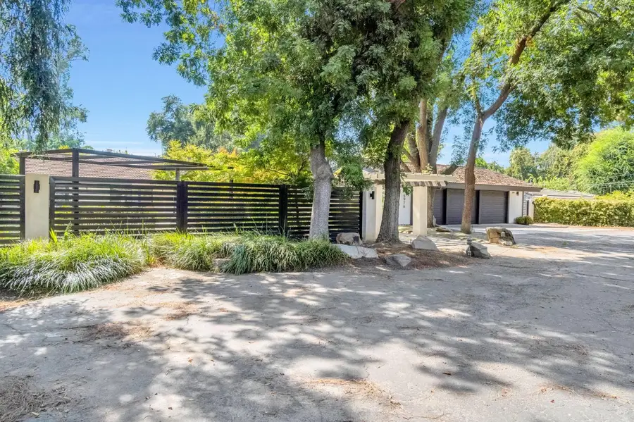 5976 E Butler Avenue, Fresno, CA 93727 - #3