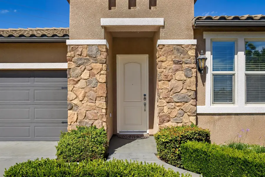 2409 S Bundy Drive, Fresno, CA 93727 - #2