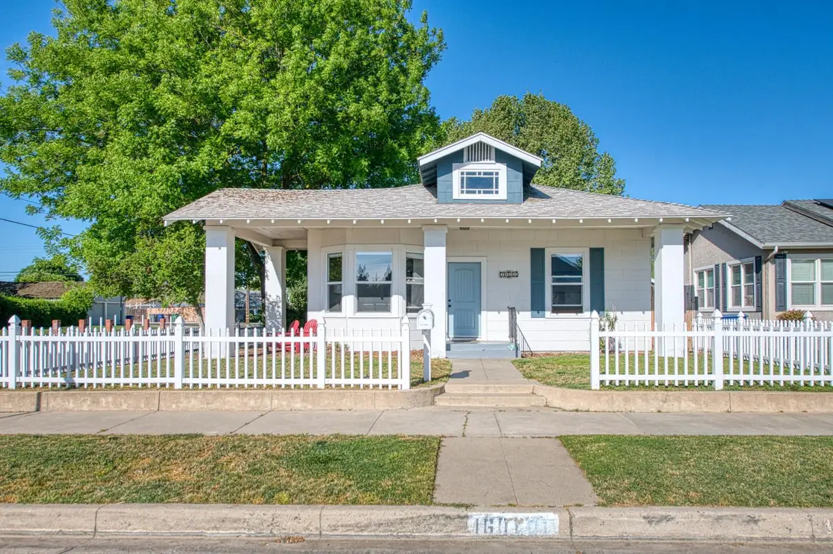 1601 19th Avenue, Kingsburg, CA 93631 - #1