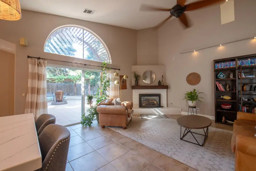 2173 E Muncie Avenue, Fresno, CA 93720 - #3