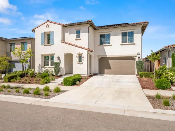 4486 Crown Bluffs Drive, Madera, CA 93636