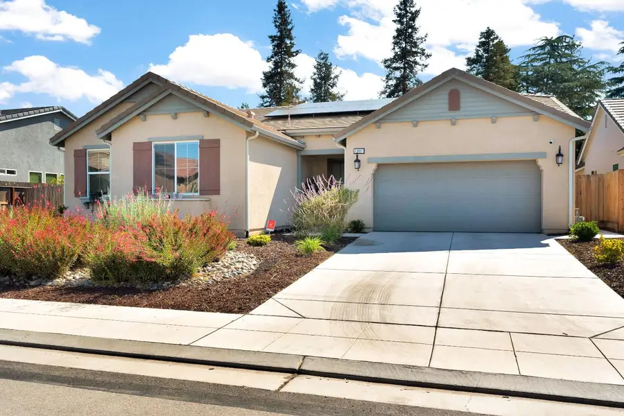 1807 Las Rosas Avenue, Clovis, CA 93619 - #2