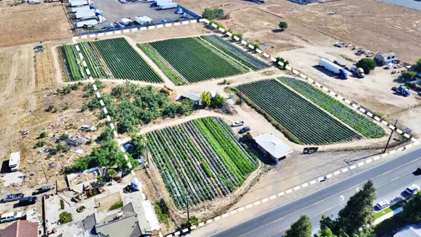 3228 W Clinton Avenue, Fresno, CA 93722