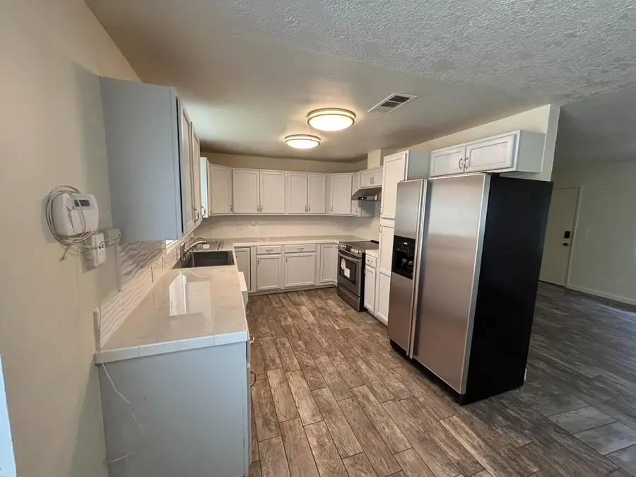 7421 N Maple Avenue, Fresno, CA 93720 - #3