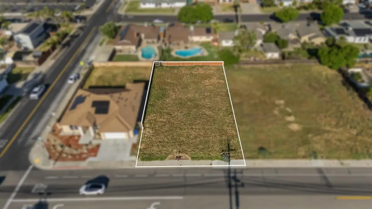 20 N Douty St, Hanford, CA 93230 - #1