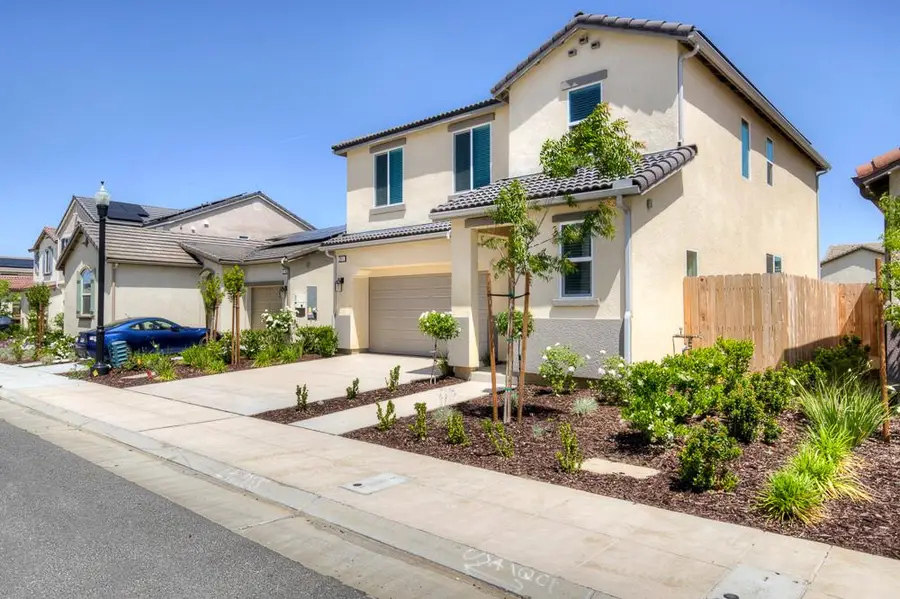 291 Lucas Avenue S, Madera, CA 93636 - #2