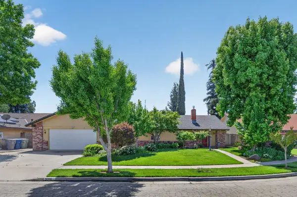 3291 E Los Altos Avenue, Fresno, CA 93710