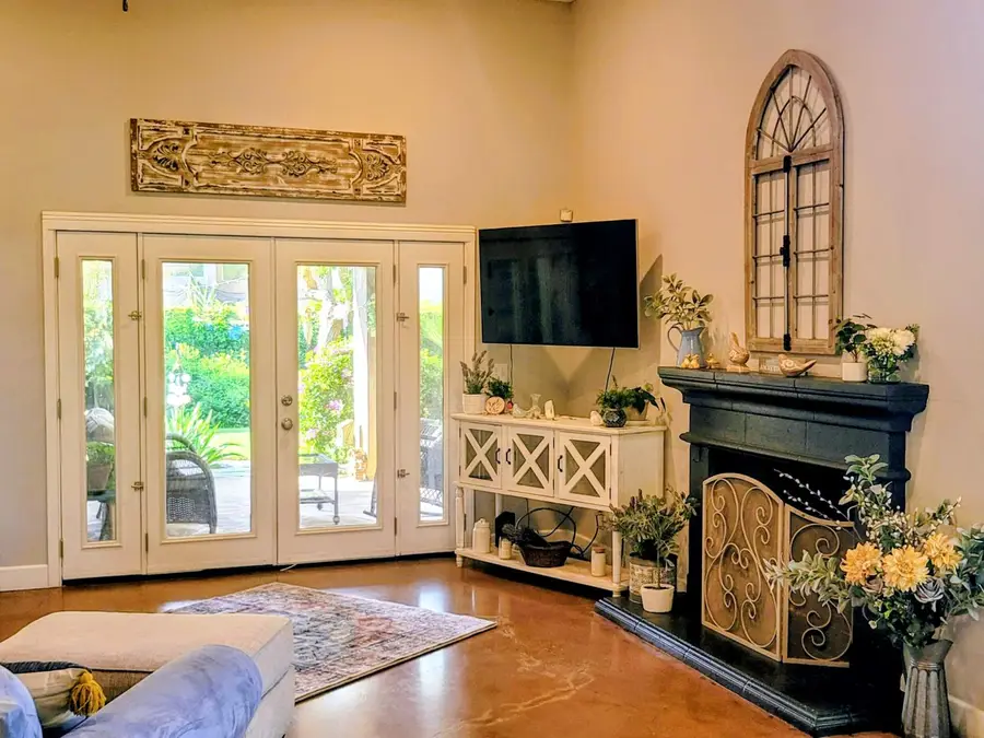 2827 E Shea, Fresno, CA 93720 - #2
