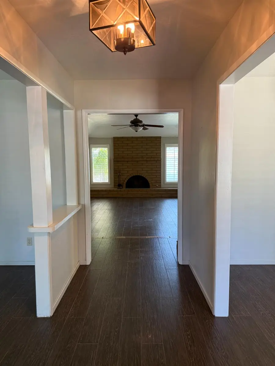 318 E Lisa Avenue, Fresno, CA 93720 - #2