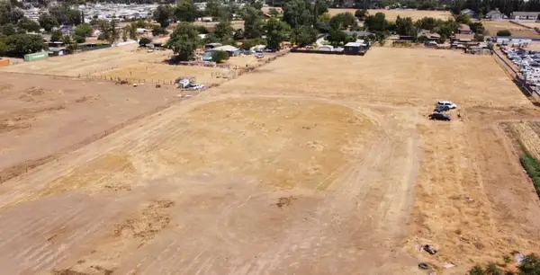 3256 W Clinton, Fresno, CA 93722